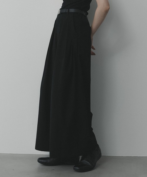 remer(リメール)の「remer 26秋冬新作 - loose powdery touch deep tuck wide PT / パウダリータッチ ディープタックワイドパンツ(その他パンツ・メンズ・ダークグレー/オフホワイト/ブラック・X-SMALL/LARGE/MEDIUM/SMALL)」の13枚目の写真