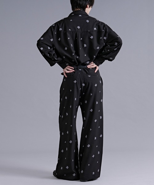Ellno Loset(エルノロゼット)の「オールオーバーフラワー刺繍シャツ/SETUP対応(シャツ/ブラウス・メンズ・オフホワイト/ブラック・SMALL/LARGE/MEDIUM)」の8枚目の写真