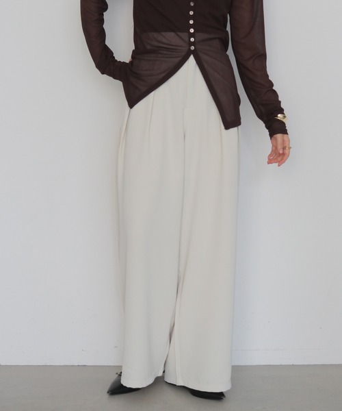 cheriella(シェリエラ)の「【cheriella】タックスラックス TUCK SLACKS(スラックス・レディース・ブラック/イエロー/オフホワイト・FREE)」の2枚目の写真