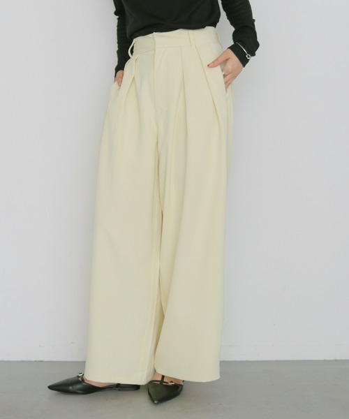 cheriella(シェリエラ)の「【cheriella】タックスラックス TUCK SLACKS(スラックス・レディース・ブラック/イエロー/オフホワイト・FREE)」の6枚目の写真