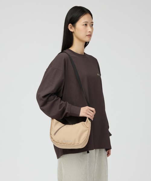 Snow Peak(スノーピーク)の「Snow Peak / Flexible Insulated Shoulder Bag フレキシブル インサレーション ショルダーバッグ(ショルダーバッグ・メンズ・ブラック/ダークブラウン/ライトブラウン・ONE SIZE)」の8枚目の写真