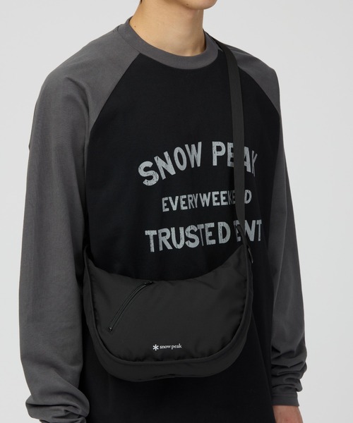 Snow Peak(スノーピーク)の「Snow Peak / Flexible Insulated Shoulder Bag フレキシブル インサレーション ショルダーバッグ(ショルダーバッグ・メンズ・ブラック/ダークブラウン/ライトブラウン・ONE SIZE)」の7枚目の写真