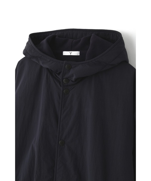 Y(ワイ)の「Y / RECYCLE NYLON TAFFETA / RECYCLE POLYESTER FLEECE CO(ダウンジャケット/コート・メンズ・ホワイト/ネイビー・SMALL/MEDIUM/LARGE)」の16枚目の写真