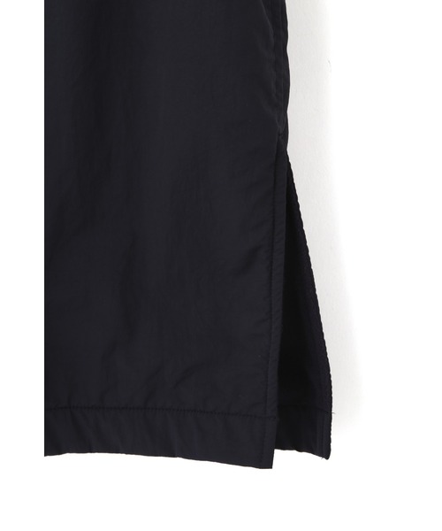 Y(ワイ)の「Y / RECYCLE NYLON TAFFETA / RECYCLE POLYESTER FLEECE CO(ダウンジャケット/コート・メンズ・ホワイト/ネイビー・SMALL/MEDIUM/LARGE)」の6枚目の写真