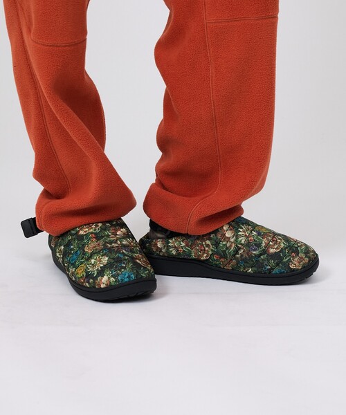 SUBU(スブ)の「【SUBU/スブ】NANNEN+H/DAY BOTANICAL/NIGHT BOTANICAL/ボタニカル柄/冬用サンダル/ストラップあり(サンダル・レディース・グリーン系その他/パープル系その他・1/0)」の4枚目の写真
