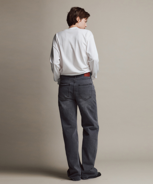 URAGO（ユラーゴ）の「グレーウォッシュドストレートジーンズ_Gray（デニムパンツ・レディース・アッシュグレー・SMALL/MEDIUM/LARGE）」の7枚目の写真
