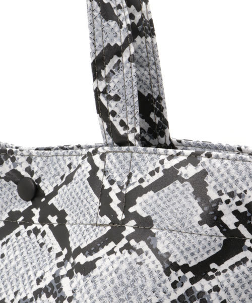 HEAD PORTER(ヘッドポーター)の「PYTHON/SHOPPING BAG (S)(トートバッグ・メンズ・アニマル・FREE)」の4枚目の写真