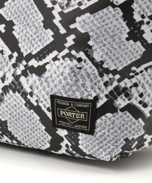 HEAD PORTER(ヘッドポーター)の「PYTHON/SHOPPING BAG (S)(トートバッグ・メンズ・アニマル・FREE)」の6枚目の写真