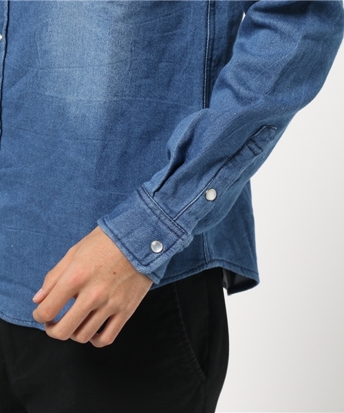 VENCEEXCHANGE（ヴァンスエクスチェンジ）の「【BITTER 1月号 掲載商品】カットデニムシャツ                   （シャツ/ブラウス・メンズ・ダークネイビー/ブルー・LARGE/MEDIUM/SMALL）」の6枚目の写真