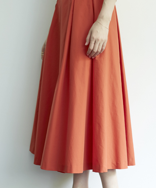 STUDIOUS（ステュディオス）の「ランダムタックロングスカート（スカート・レディース・レッド/ネイビー・0/1）」の5枚目の写真