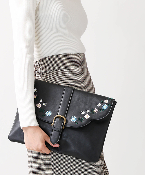 WEGO（ウィゴー）の「WEGO/ヴィンテージライクフラワー刺繍クラッチバッグ（クラッチバッグ・レディース・キャメル/ブラック・FREE）」の11枚目の写真