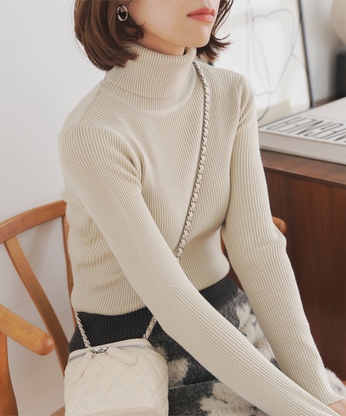 KOBE LETTUCE(コウベレタス)の「ベーシック長袖リブタートルネックニットトップス(ニット/セーター・レディース・ブラック/カーキ/チャコールグレー/ホワイト×ブラック/ブラック×ホワイト/アイボリー/ネイビー/キャメル/ボルドー/グレー/ベージュ系その他/ピンク/レッド系その他/ブルー/ベージュ系その他2/ホワイト系/ブルー系/ネイビー系/ブラック系その他/ブラウン/レッド/オフホワイト/イエロー/ライトピンク/グレー系・M/L)」の13枚目の写真