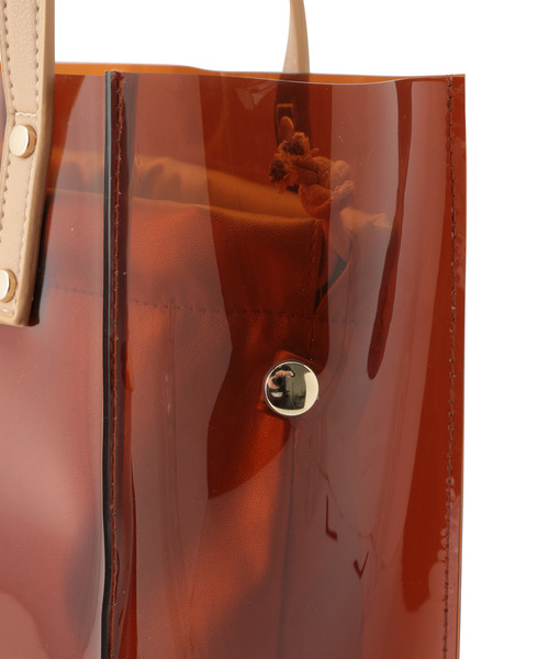 ROPE' PICNIC(ロペピクニック)の「メタリック巾着付ビニールトートバッグ(トートバッグ・レディース・ブラック/ダークブラウン/シルバー・FREE)」の7枚目の写真