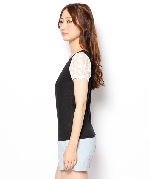Auntie Rosa（アンティローザ）の「フラワーオーガンジーTシャツ（Tシャツ/カットソー・レディース・ホワイト/ブラック・FREE）」の4枚目の写真
