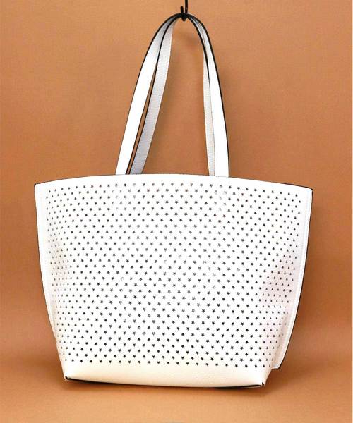 florist（フローリスト）の「【3way】星パターンのパンチングハンドバッグ/ショルダーバッグ（ショルダーバッグ・レディース・ホワイト/ブラック/ベージュ/レッド/シルバー・FREE）」の2枚目の写真
