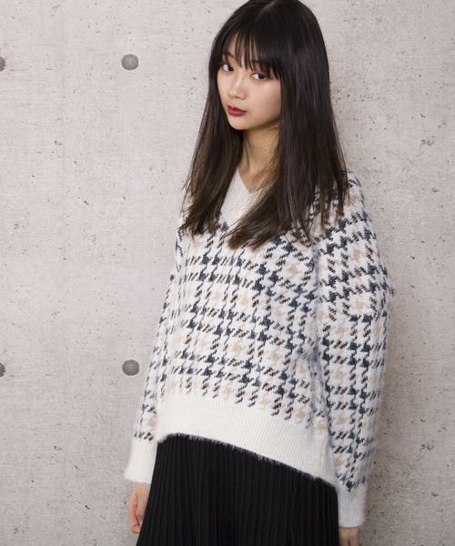 Jewelobe(ジュエローブ)の「千鳥柄シャギーニットトップス(ニット/セーター)」|ホワイト