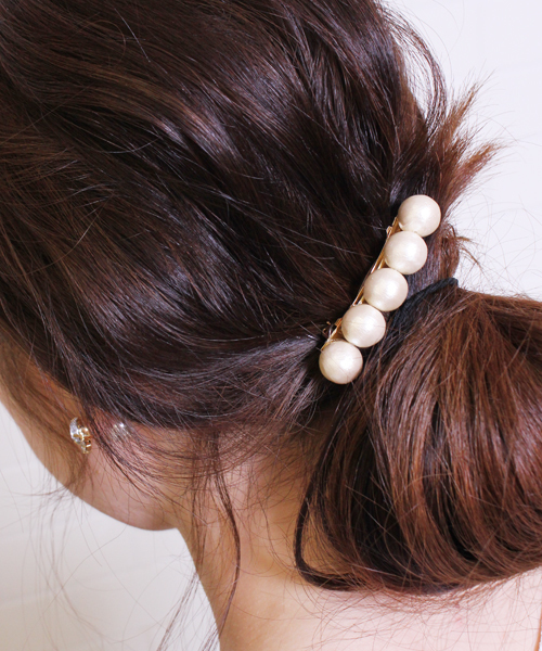 Chico(チコ)の「5連コットンパールバレッタ(バレッタ/ヘアクリップ・レディース・ゴールド・FREE)」の1枚目の写真