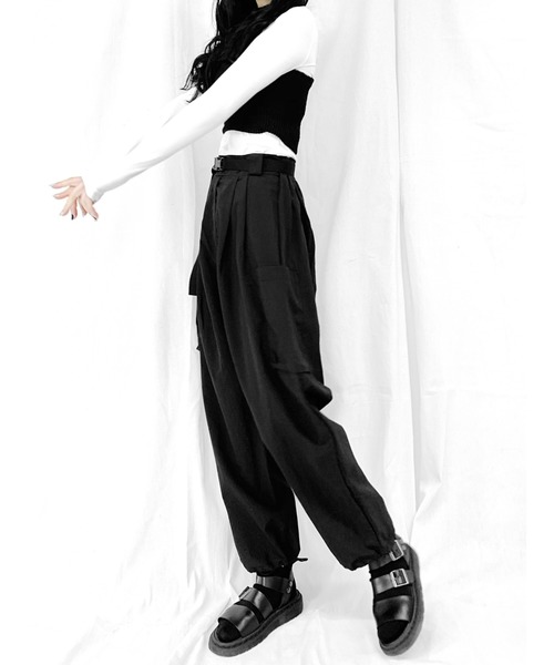 LVEU.（ラブユ.）の「Pocket cargo pants / ポケットカーゴパンツ（カーゴパンツ・レディース・ブラック/カーキ・FREE）」の7枚目の写真