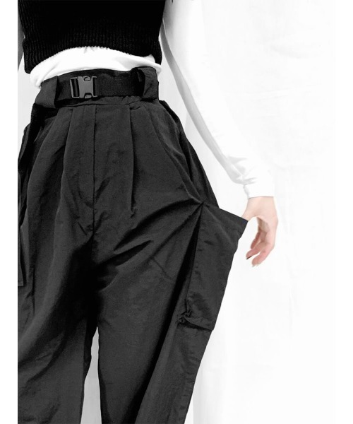 LVEU.（ラブユ.）の「Pocket cargo pants / ポケットカーゴパンツ（カーゴパンツ・レディース・ブラック/カーキ・FREE）」の6枚目の写真