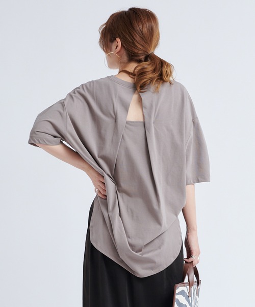 DouDou（ドゥドゥ）の「バックデザインパフT（Tシャツ/カットソー・レディース・オフホワイト/グレー系その他/グレイッシュベージュ・FREE）」の3枚目の写真