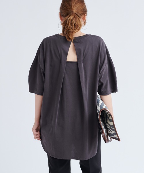 DouDou（ドゥドゥ）の「バックデザインパフT（Tシャツ/カットソー・レディース・オフホワイト/グレー系その他/グレイッシュベージュ・FREE）」の21枚目の写真