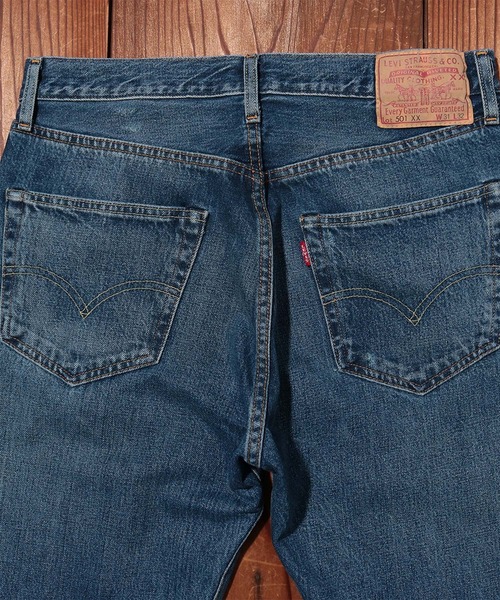 LEVI'S VINTAGE CLOTHING（リーバイスビンテージクロージング）の「LEVI'S(R) VINTAGE CLOTHING 1955 501(R) JEANS THE BIG DEAL（デニムパンツ・メンズ・インディゴブルー・W28 L32/W29 L32/W30 L32/W31 L32/W32 L32/W33 L32/W34 L32/W36 L32）」の6枚目の写真