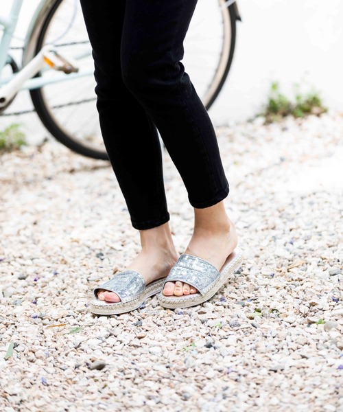 Guess(ゲス)の「【GUESS】ゲスヨーロッパモデル gwGUIDANY-B サンダル(サンダル・レディース・ホワイト・US6/US7/US8/US5)」の4枚目の写真