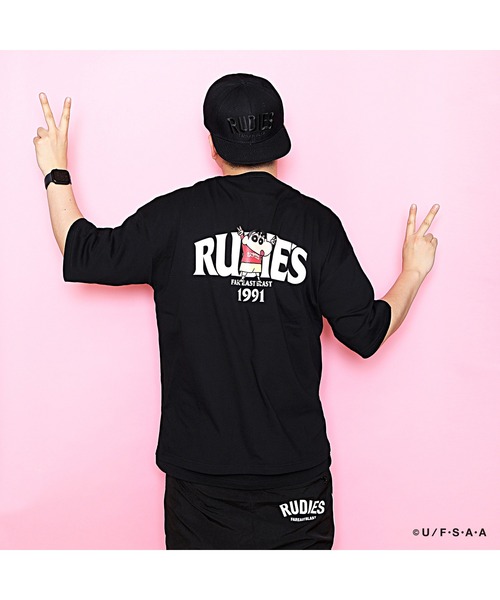 RUDIE'S(ルーディーズ)の「RUDIE'S x CRAYON SHINCHAN PEACE PKT-T / ルーディーズ × クレヨンしんちゃん ピース ポケット Tシャツ(Tシャツ/カットソー・メンズ・ブラック/ホワイト・L/XL/M/S)」の1枚目の写真