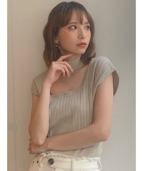 MURUA（ムルーア）の「チョーカーフレンチスリーブニット（ニット/セーター・レディース・ホワイト/ブラック/ピンク/ベージュ・FREE）」の3枚目の写真