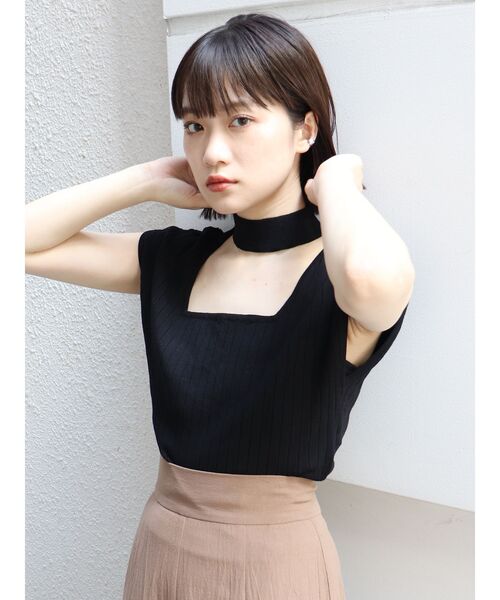 MURUA（ムルーア）の「チョーカーフレンチスリーブニット（ニット/セーター・レディース・ホワイト/ブラック/ピンク/ベージュ・FREE）」の2枚目の写真