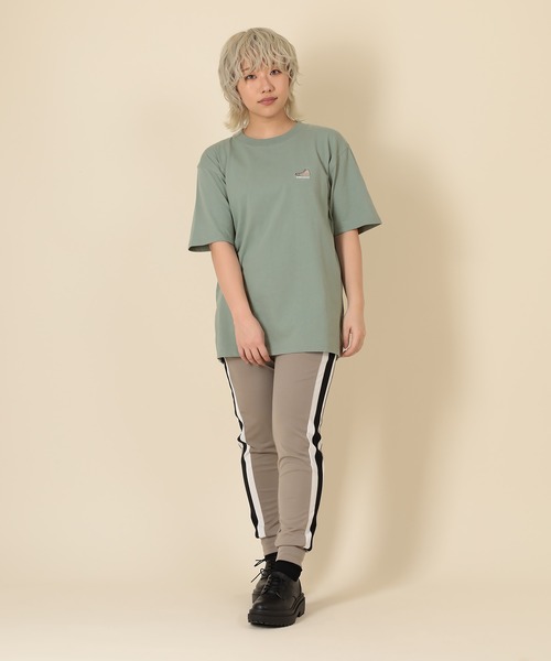CONVERSE(コンバース)の「【CONVERSE/コンバース】ワンポイントシューズ 刺繍半袖Tシャツ(Tシャツ/カットソー・メンズ・ホワイト/グレイッシュブルー/ブラック/グレイッシュベージュ/ライトグリーン・XL/M/L)」の17枚目の写真