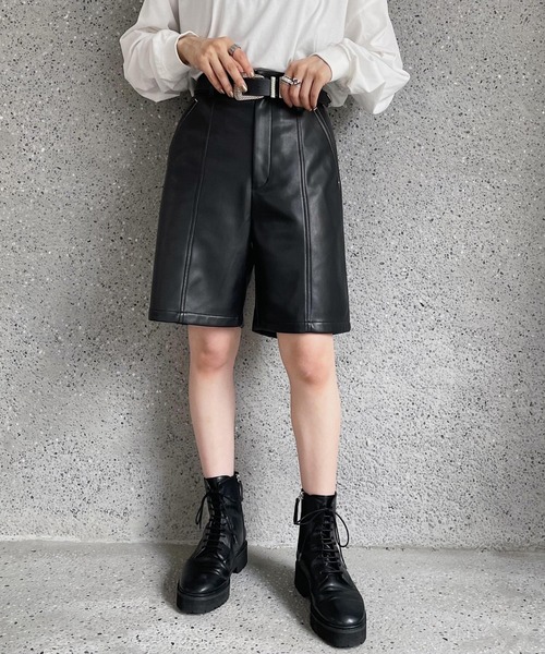 PAGEBOY(ページボーイ)の「フェイクレザーステッチショートパンツ(その他パンツ・レディース・ブラック/アイボリー/ブラウン系その他・FREE)」の3枚目の写真