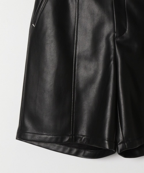 PAGEBOY(ページボーイ)の「フェイクレザーステッチショートパンツ(その他パンツ・レディース・ブラック/アイボリー/ブラウン系その他・FREE)」の16枚目の写真