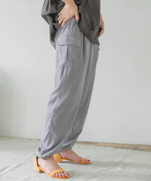 ITEMS URBANRESEARCH（アイテムズ アーバンリサーチ）の「カーゴジョガーパンツ（その他パンツ・レディース・グリーン/ブラック/パープル・FREE）」の3枚目の写真