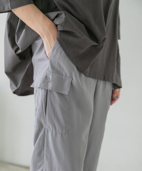 ITEMS URBANRESEARCH（アイテムズ アーバンリサーチ）の「カーゴジョガーパンツ（その他パンツ・レディース・グリーン/ブラック/パープル・FREE）」の4枚目の写真