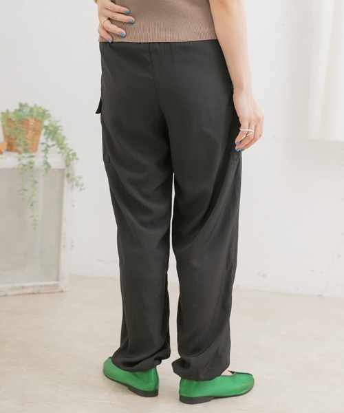 ITEMS URBANRESEARCH（アイテムズ アーバンリサーチ）の「カーゴジョガーパンツ（その他パンツ・レディース・グリーン/ブラック/パープル・FREE）」の19枚目の写真