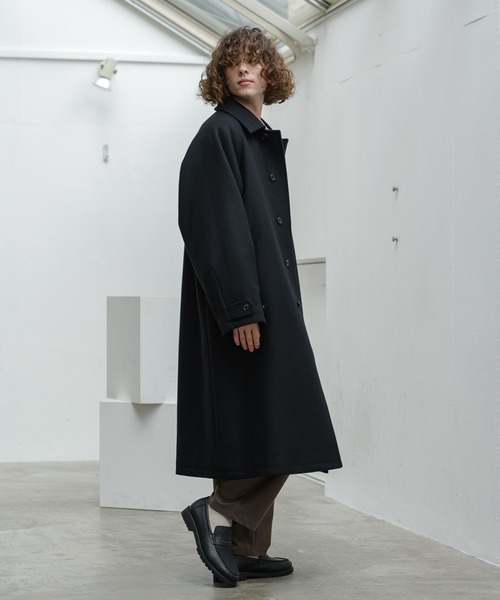 Alcindor Materials（アルシンダーマテリアルズ）の「super140's lamb wool balmacaan coat/スーパー１４０’ｓラムウールバルマカーンコート（その他アウター・メンズ・ブラック/グレイッシュベージュ・MEDIUM/LARGE）」の4枚目の写真