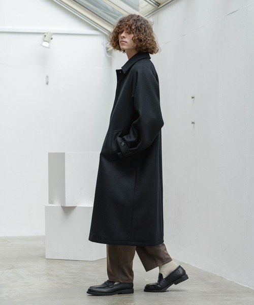 Alcindor Materials（アルシンダーマテリアルズ）の「super140's lamb wool balmacaan coat/スーパー１４０’ｓラムウールバルマカーンコート（その他アウター・メンズ・ブラック/グレイッシュベージュ・MEDIUM/LARGE）」の11枚目の写真
