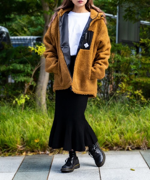 ADPOSION（アドポーション）の「ビッグシルエット フードボアフリースブルゾン（ブルゾン・レディース・ブラック/キャメル/ベージュ/パープル/ホワイト/カーキ/グリーン/ブラック系1・X-LARGE/MEDIUM/LARGE）」の22枚目の写真