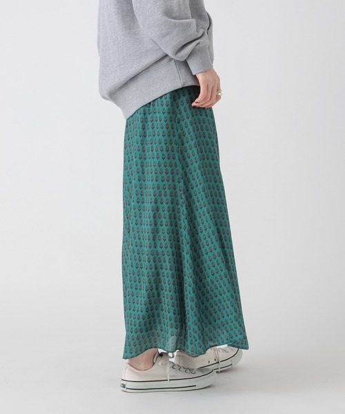 RIVE DROITE（リヴドロワ）の「華やかさをプラスしてくれる　ヴィンテージプリントナローフレアスカート（スカート・レディース・ネイビー/グリーン・FREE）」の18枚目の写真