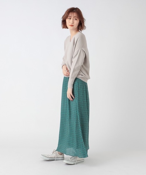 RIVE DROITE（リヴドロワ）の「華やかさをプラスしてくれる　ヴィンテージプリントナローフレアスカート（スカート・レディース・ネイビー/グリーン・FREE）」の9枚目の写真