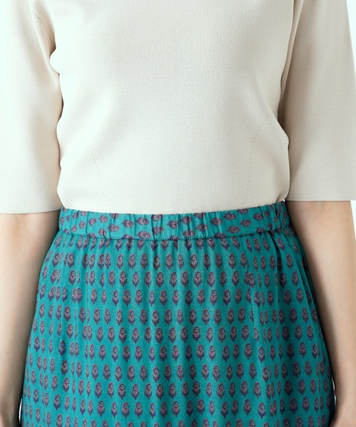 RIVE DROITE（リヴドロワ）の「華やかさをプラスしてくれる　ヴィンテージプリントナローフレアスカート（スカート・レディース・ネイビー/グリーン・FREE）」の16枚目の写真
