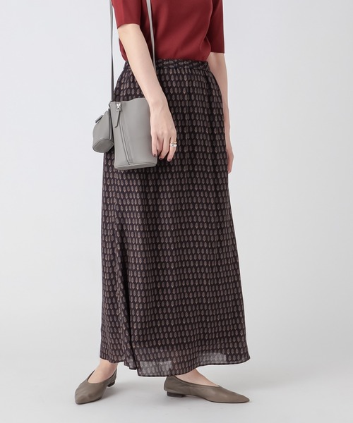 RIVE DROITE（リヴドロワ）の「華やかさをプラスしてくれる　ヴィンテージプリントナローフレアスカート（スカート・レディース・ネイビー/グリーン・FREE）」の20枚目の写真