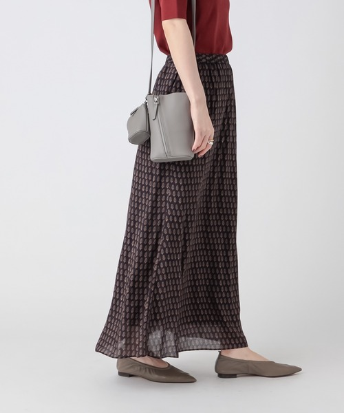 RIVE DROITE（リヴドロワ）の「華やかさをプラスしてくれる　ヴィンテージプリントナローフレアスカート（スカート・レディース・ネイビー/グリーン・FREE）」の5枚目の写真