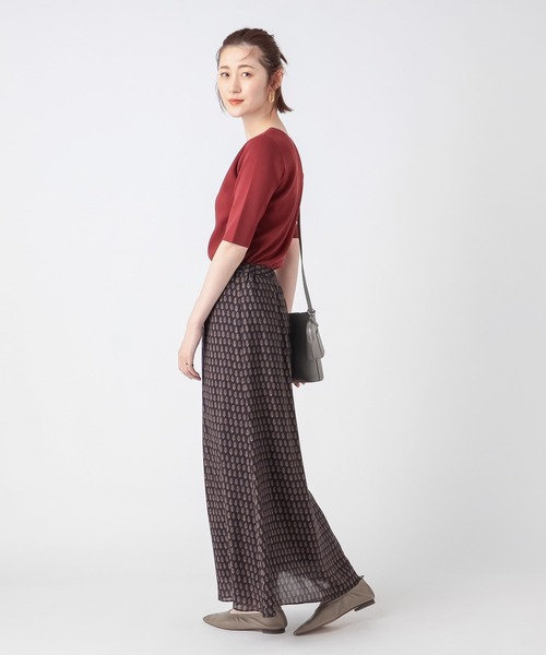 RIVE DROITE（リヴドロワ）の「華やかさをプラスしてくれる　ヴィンテージプリントナローフレアスカート（スカート・レディース・ネイビー/グリーン・FREE）」の8枚目の写真