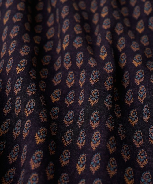 RIVE DROITE（リヴドロワ）の「華やかさをプラスしてくれる　ヴィンテージプリントナローフレアスカート（スカート・レディース・ネイビー/グリーン・FREE）」の11枚目の写真