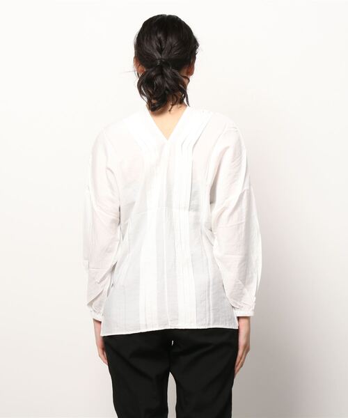 SETUP7（セットアップセブン）の「【SETUP7】タック入りVネックブラウス KNF（シャツ/ブラウス・レディース・ホワイト/ブラック/イエロー・FREE）」の6枚目の写真