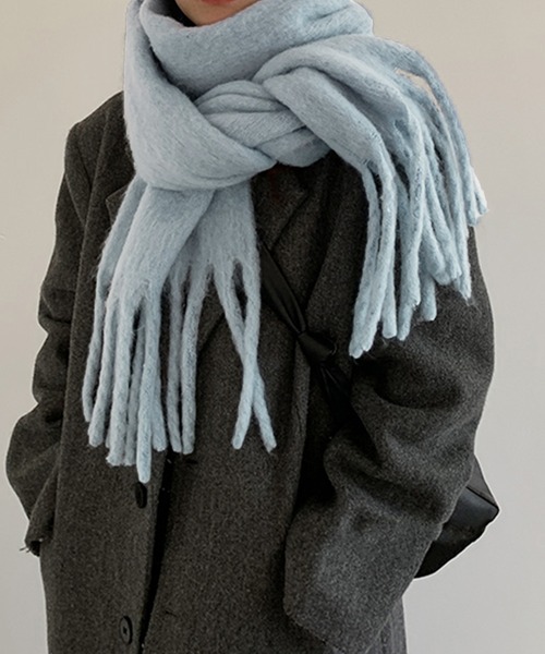 me+em select(ミームセレクト)の「【30色展開 】ふわふわフリンジボリュームマフラー(マフラー・レディース・ブラック/ピンク/チャコールグレー/アイボリー/スモークピンク/カーキ/ライトブルー/レッド/グレー/ホワイト/イエロー/ブルー/ライトグリーン/ダークグリーン/ライトピンク/ネイビー/レッド系その他/ワイン/グリーン/チェリーピンク/ダークラベンダー/ベージュ/スカイブルー/ブラウン/パープル/クリアレッド/ライトブラウン/バイオレット/グリーン系その他/グリーン系その他2/ピンク系その他・FREE)」の17枚目の写真