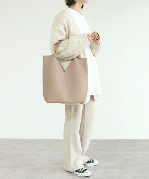 reca(レカ)の「合皮トライアングルカットトート(トートバッグ・レディース・ベージュ/ブラック/ライトグレー・ONE SIZE)」の12枚目の写真