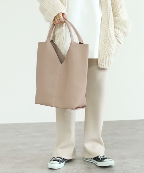 reca(レカ)の「合皮トライアングルカットトート(トートバッグ・レディース・ベージュ/ブラック/ライトグレー・ONE SIZE)」の11枚目の写真